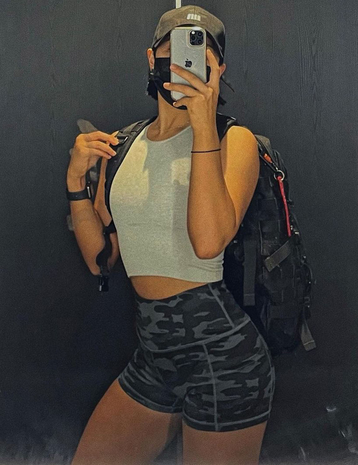 2.5" Printed Side Pockets Jogging Shorts dimgraycamo Sleek, soft, smooth and totally comfortable: our newest sexy style is here. Softest-ever fabric High elasticity High density 4-way stretch Fabric doesn't attract lint easily No see-through Moisture-wicking Machine wash 78% Polyester, 22% Spandex