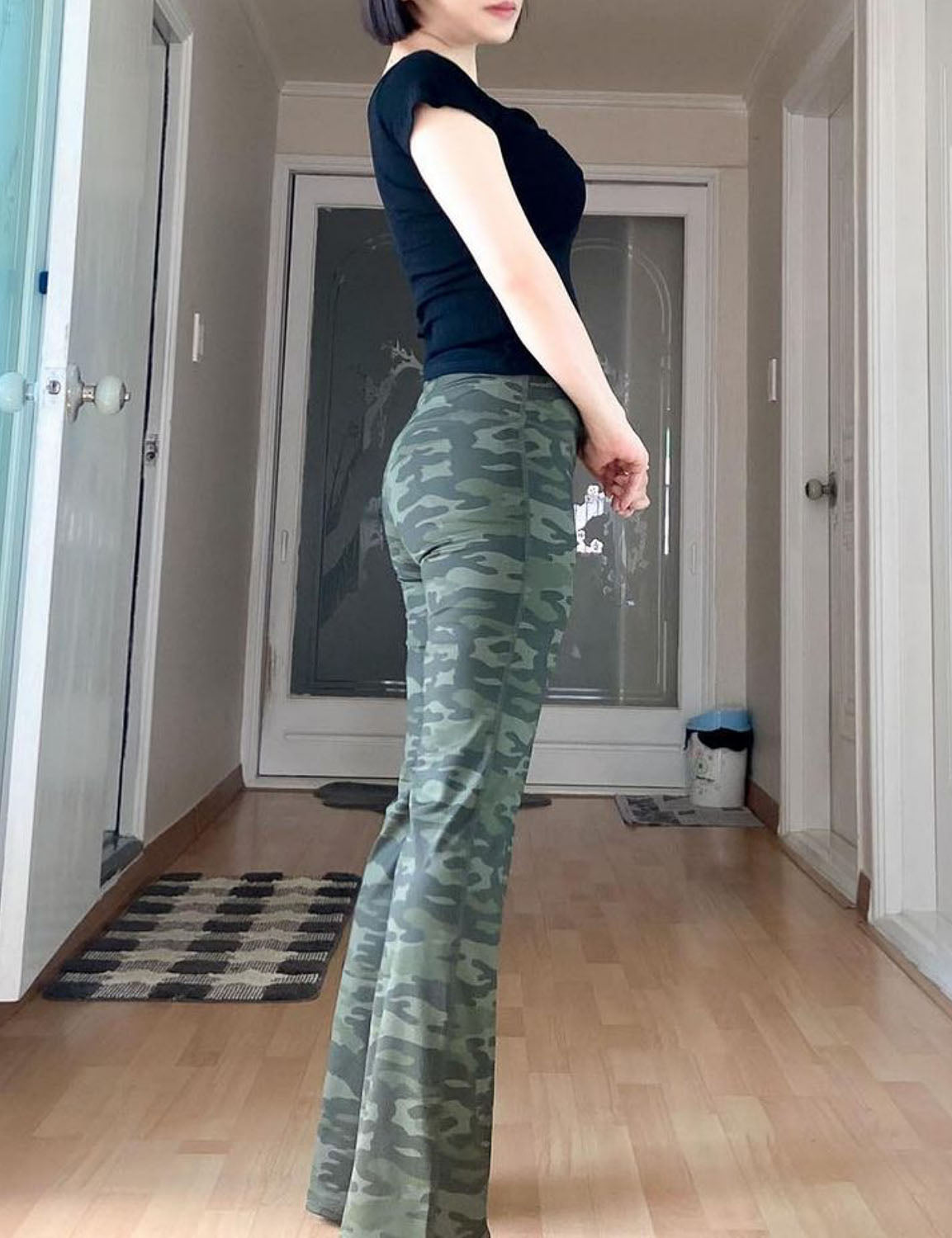 High Waist Printed Bootcut Leggings green camo 78%Polyester/22%Spandex Fabric doesn't attract lint easily 4-way stretch No see-through Moisture-wicking Tummy control Inner pocket Five lengths