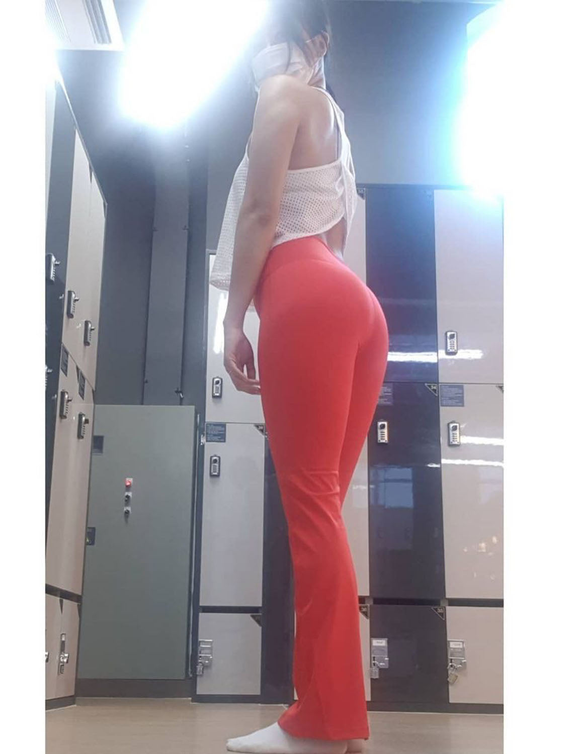 High Waist Bootcut Leggings Scarlet 75%Nylon/25%Spandex Fabric doesn't attract lint easily 4-way stretch No see-through Moisture-wicking Tummy control Inner pocket Five lengths