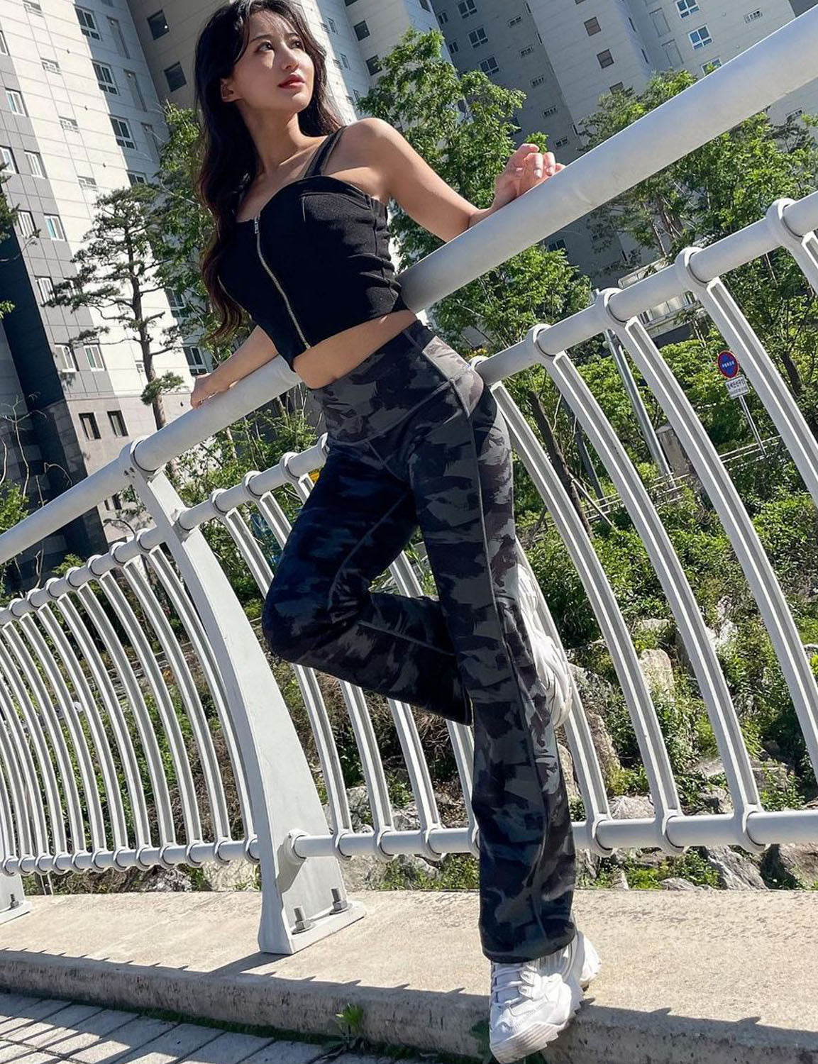 High Waist Printed Bootcut Leggings dimgray brushcamo 78%Polyester/22%Spandex Fabric doesn't attract lint easily 4-way stretch No see-through Moisture-wicking Tummy control Inner pocket Five lengths